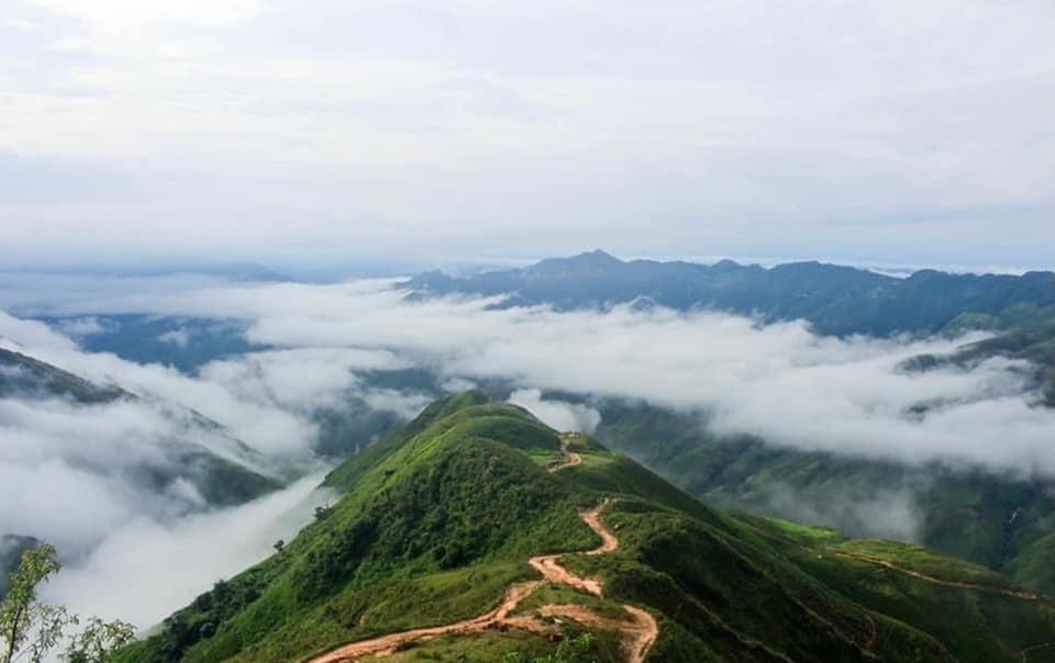 Sống lưng Khủng Long - điểm săn mây đẹp nhất Tà Xùa.