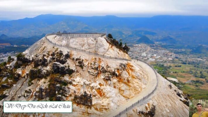 Toàn cảnh Lao Tỷ Phùng khi đang xây dựng