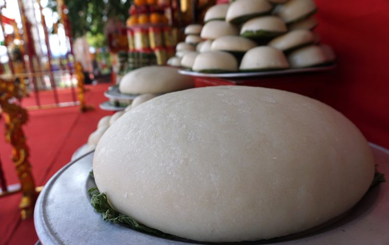 Bánh dày – 01 món ăn mang linh hồn của ẩm thực dân tộc Mông./ Tây Bắc TV