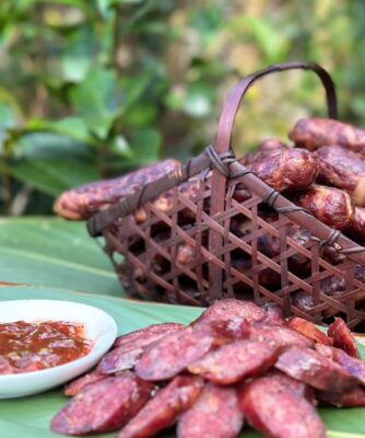 Làm lạp sườn gác bếp Tây Bắc tại nhà