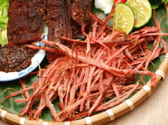 Thịt lợn bản gác bếp - Đặc sản Tây Bắc ngày tết