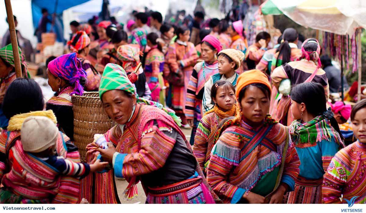 Chợ phiên Lùng Khấu Nhin