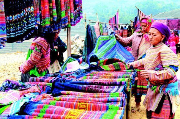 Kinh nghiệm du lịch Tây Bắc 2023: Chợ Cán Cấu