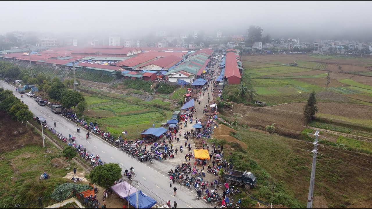 Chợ phiên Lùng Khấu Nhin