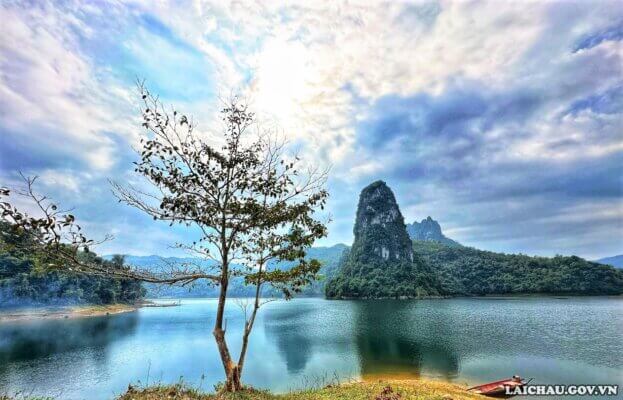 Vịnh Pá Khôm