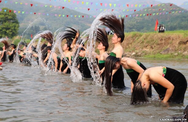 Lễ hội dân tộc Thái: Áp Hô Chiêng Lễ hội dân tộc Thái: Áp Hô Chiêng