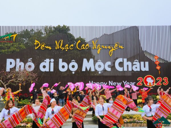 Hấp dẫn phố đi bộ Mộc Châu Hấp dẫn phố đi bộ Mộc Châu