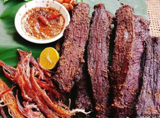 Cách làm thịt lợn giải trâu gác bếp Cách làm thịt lợn giải trâu gác bếp