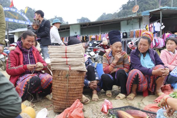 Khám phá phiên chợ vùng cao - Chợ Pà Cò