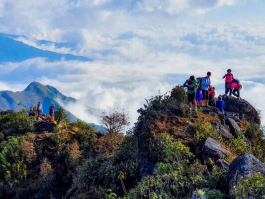 Trekking đỉnh Bạch Mộc Lương Tử