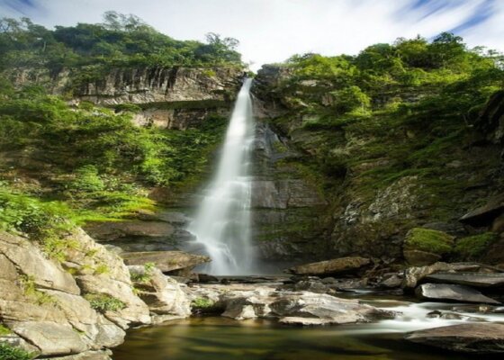 Thác Háng Tề Chơ