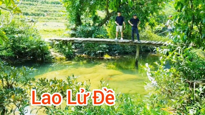 Suối Lao Lử Đề ở Cao nguyên Sìn Hồ Suối Lao Lử Đề ở Cao nguyên Sìn Hồ