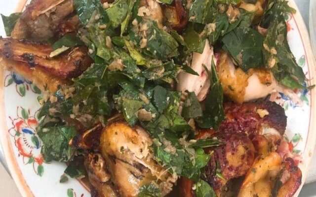 gà nướng lá mắc mật