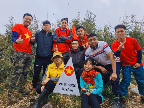 Chinh phục Đỉnh Pu Si Lung - ngọn núi cao thứ 2 Việt Nam