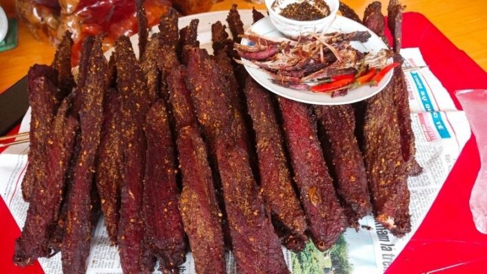 Cách làm thịt lợn gác bếp Cách làm thịt lợn gác bếp