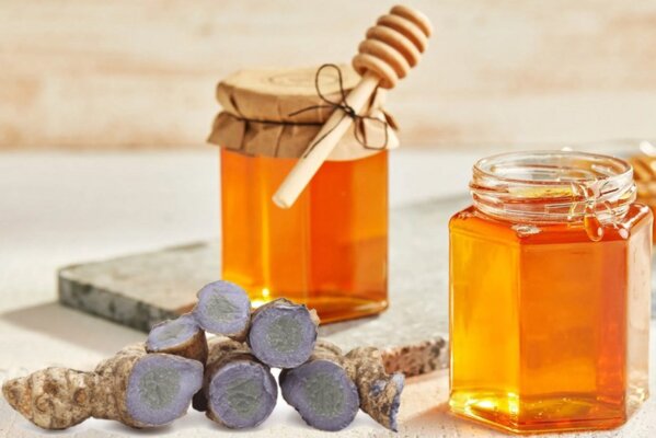 Cách ngâm nghệ đen với mật ong đơn giản tại nhà