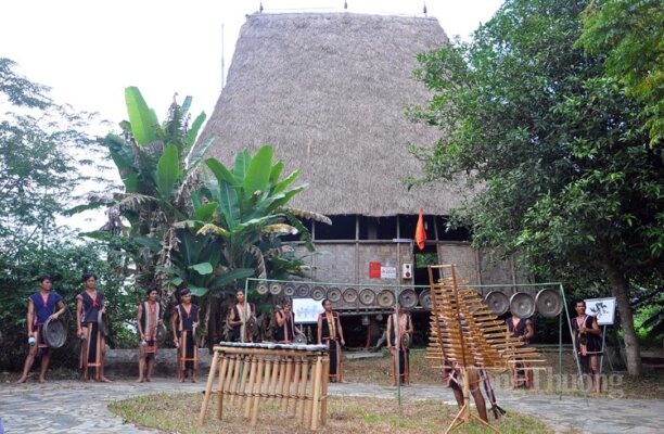 Trang phục dân tộc Tây Nguyên