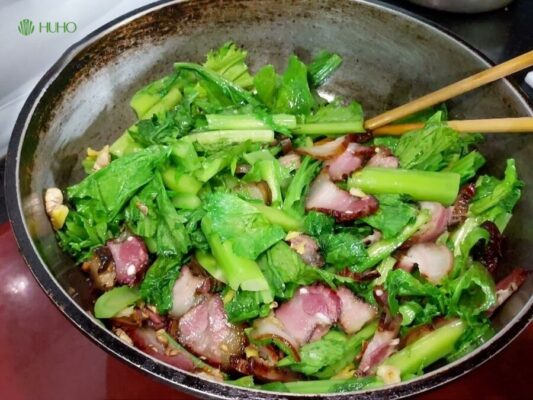 Cách làm thịt ba chỉ gác bếp xào rau cải