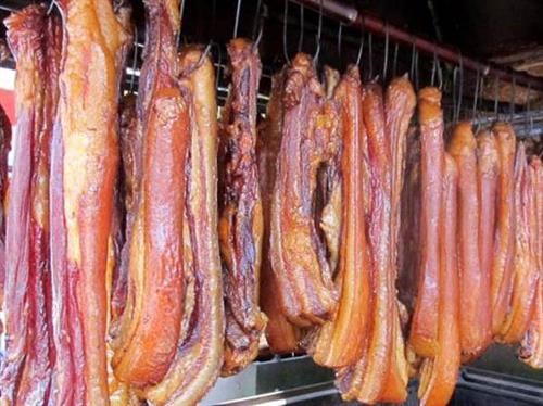 Mách bạn, ba chỉ gác bếp xào rau cải