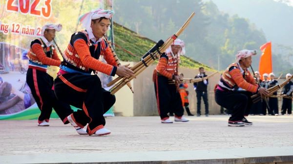 Lễ hội khèn Mông