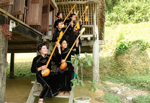 Âm nhạc Tây Bắc - Nét đẹp văn hóa độc đáo của đồng bào các dân tộc Âm nhạc Tây Bắc - Nét đẹp văn hóa độc đáo của đồng bào các dân tộc