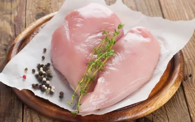 Lợi ích của ức gà với bệnh xương khớp như thế nào