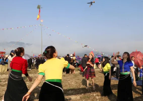 Lễ hội Lùng Tùng của người Thái ở Than Uyên Lai Châu