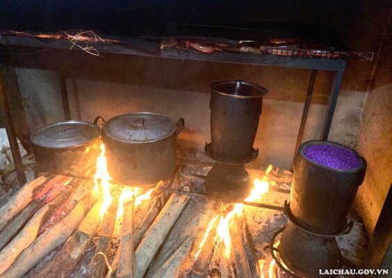 Độc đáo món xôi tím Lai Châu