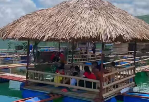 Khám phá làng cá Thẩm Phé - Du lịch lòng hồ Bản Chát