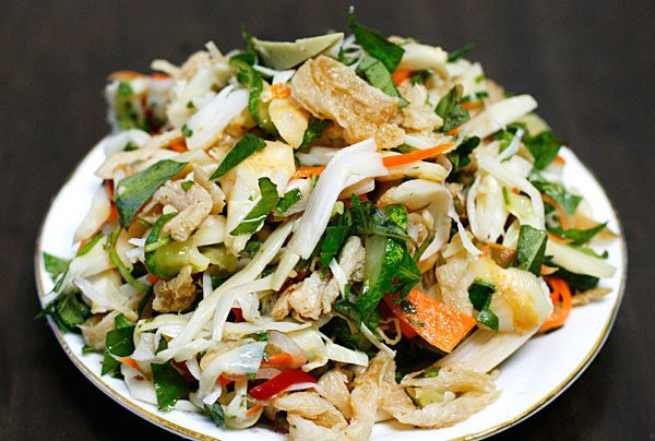 Măng nộm hoa ban món ngon dân dã của người Thái