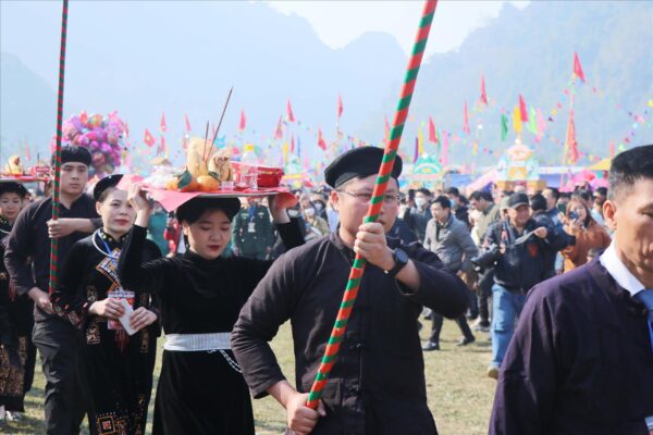 Lễ hội Lồng Tồng