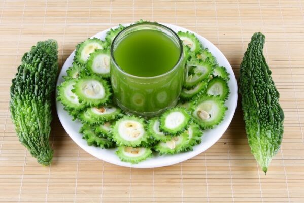 Ăn mướp đắng sống có tác dụng gì