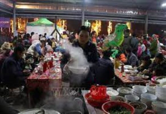 Chợ đêm San Thàng