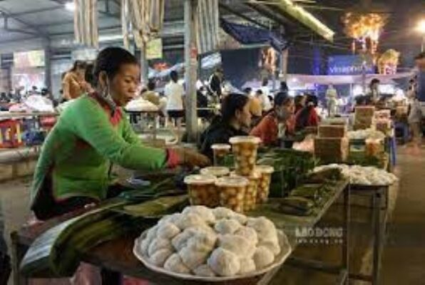 Chợ đêm San Thàng