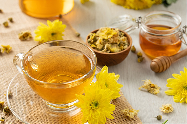 Lợi ích của trà hoa cúc bạn nên uống hàng ngày