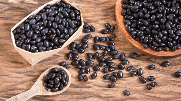Nước đậu đen rang thanh lọc cơ thể như thế nào