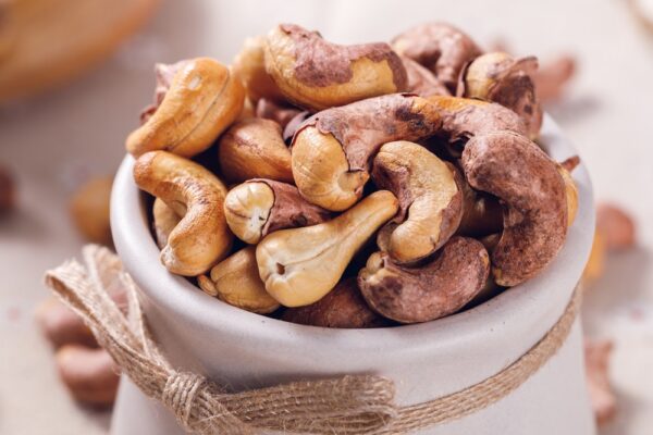 Trẻ em ăn hạt điều có tốt không?