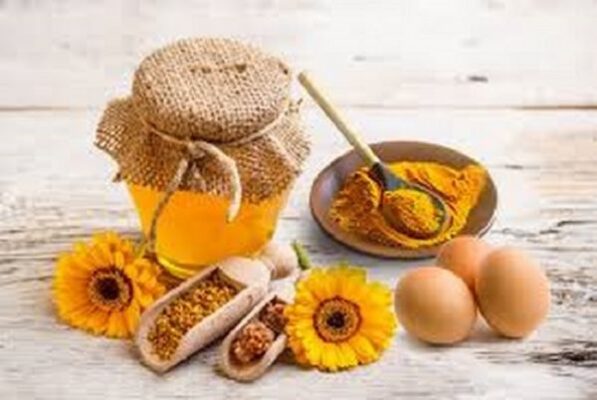 Kết hợp tinh bột nghệ đỏ và mật ong chữa bệnh gì?