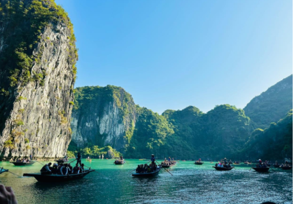 Hướng dẫn chi tiết du lịch Hạ Long tiết kiệm năm 2024