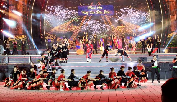 Lễ hội Hoa Ban Điện Biên