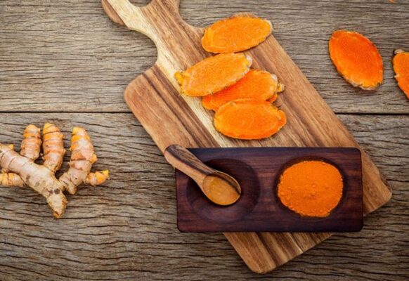 Mặt nạ lòng đỏ trứng gà bột nghệ