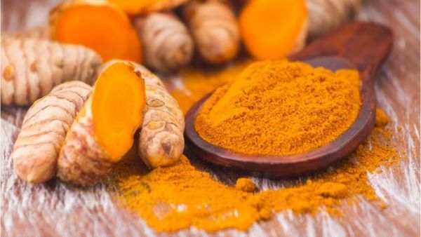 Sử dụng củ nghệ đỏ chăm sóc sắc đẹp