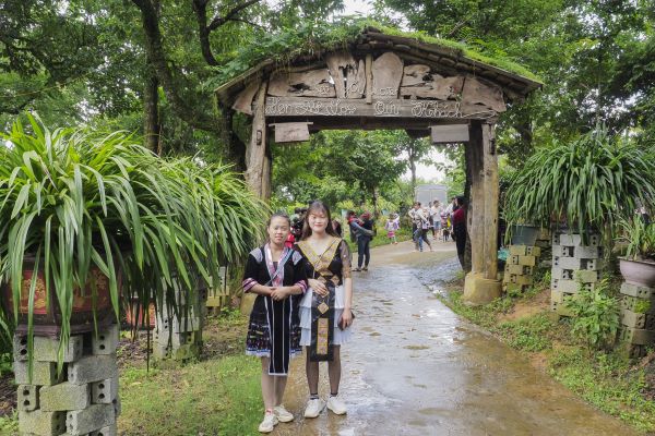 Vì sao bạn nên đến Sin Suối Hồ