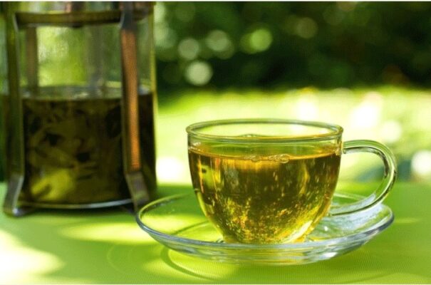 Tác hại của việc uống chè xanh sai cách
