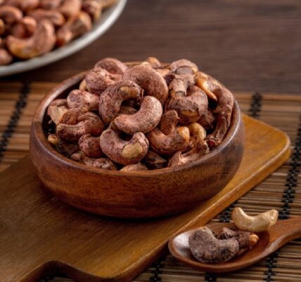 Lý Do Bạn Nên Ăn Hạt Điều Ngay Từ Hôm Nay