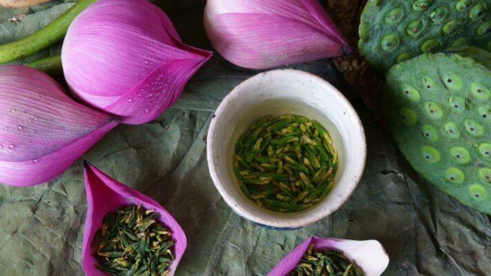 Uống trà tâm sen hàng ngày có tốt không?