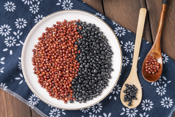 Lợi ích của việc sử dụng nước đậu đen rang cho làn da