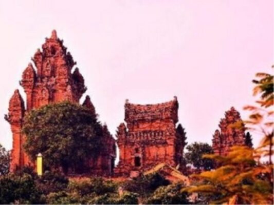 Khám Phá Vẻ Đẹp Lịch Sử và Văn Hóa Của Tháp Chàm Bình Thuận