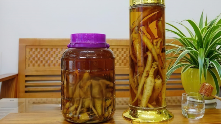 Một số thảo dược ngâm rượu tốt nhất cho sức khỏe