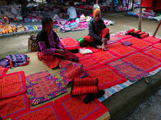 Chợ phiên Mộc Châu có gì đặc sắc